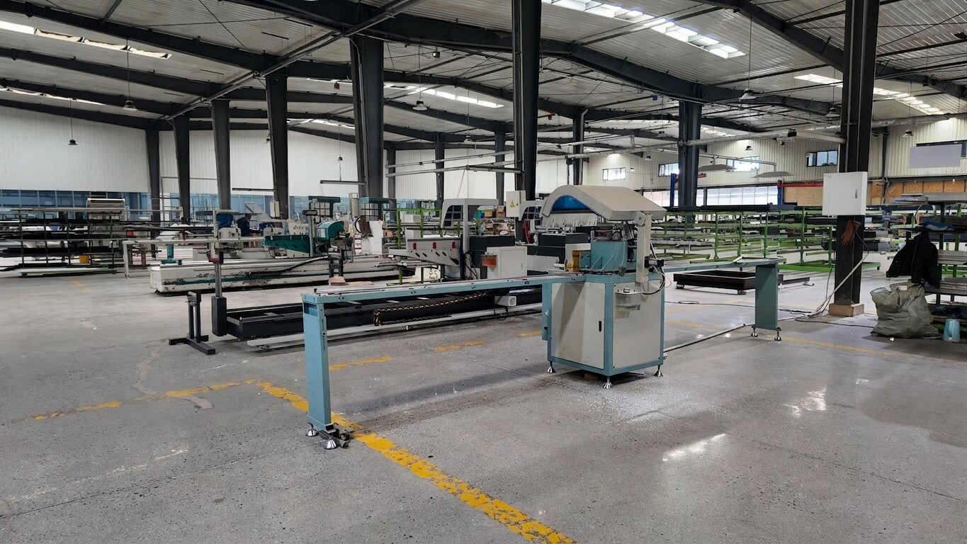 Производство Frameless Studio 3