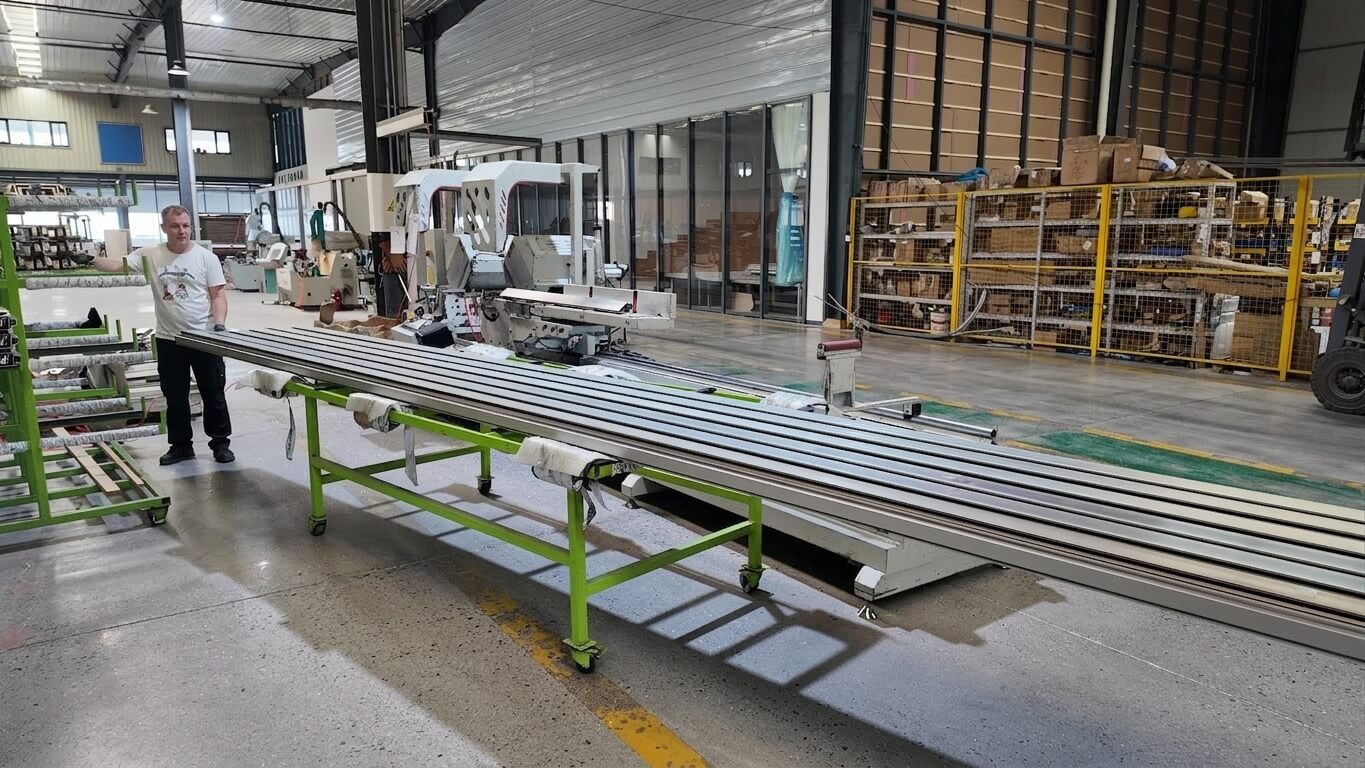 Производство Frameless Studio 5