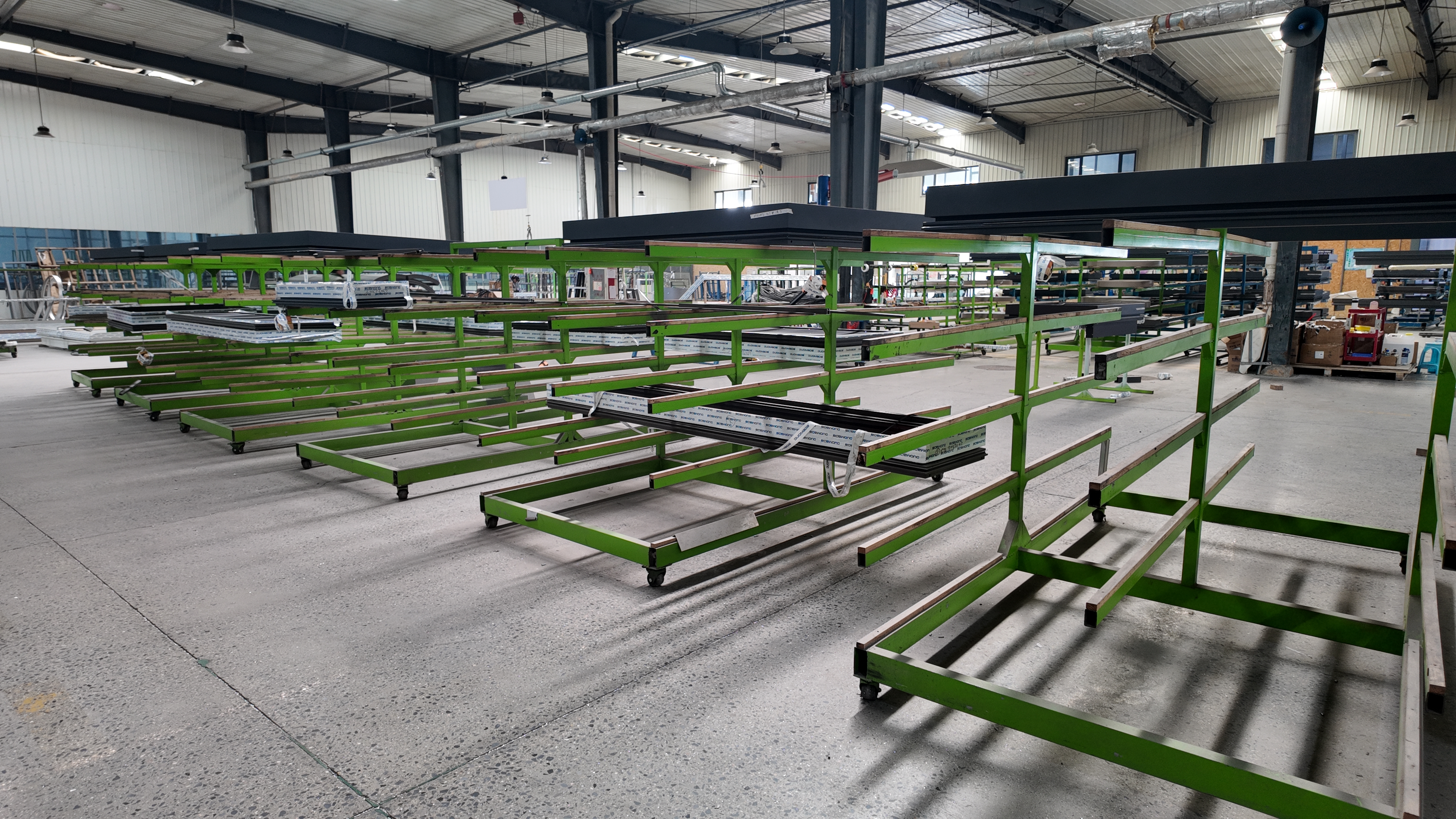 Производство Frameless Studio 9