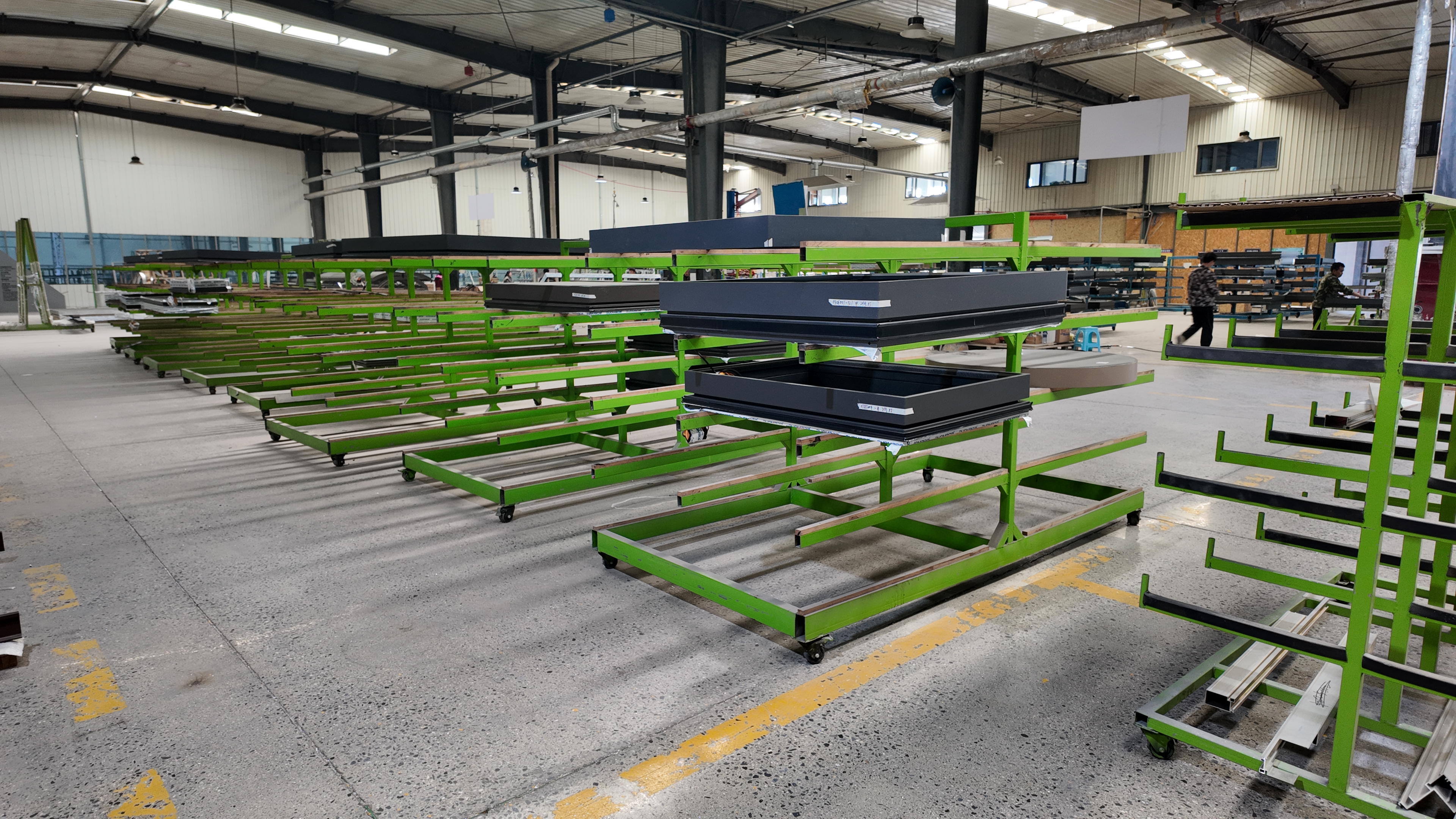 Производство Frameless Studio 10