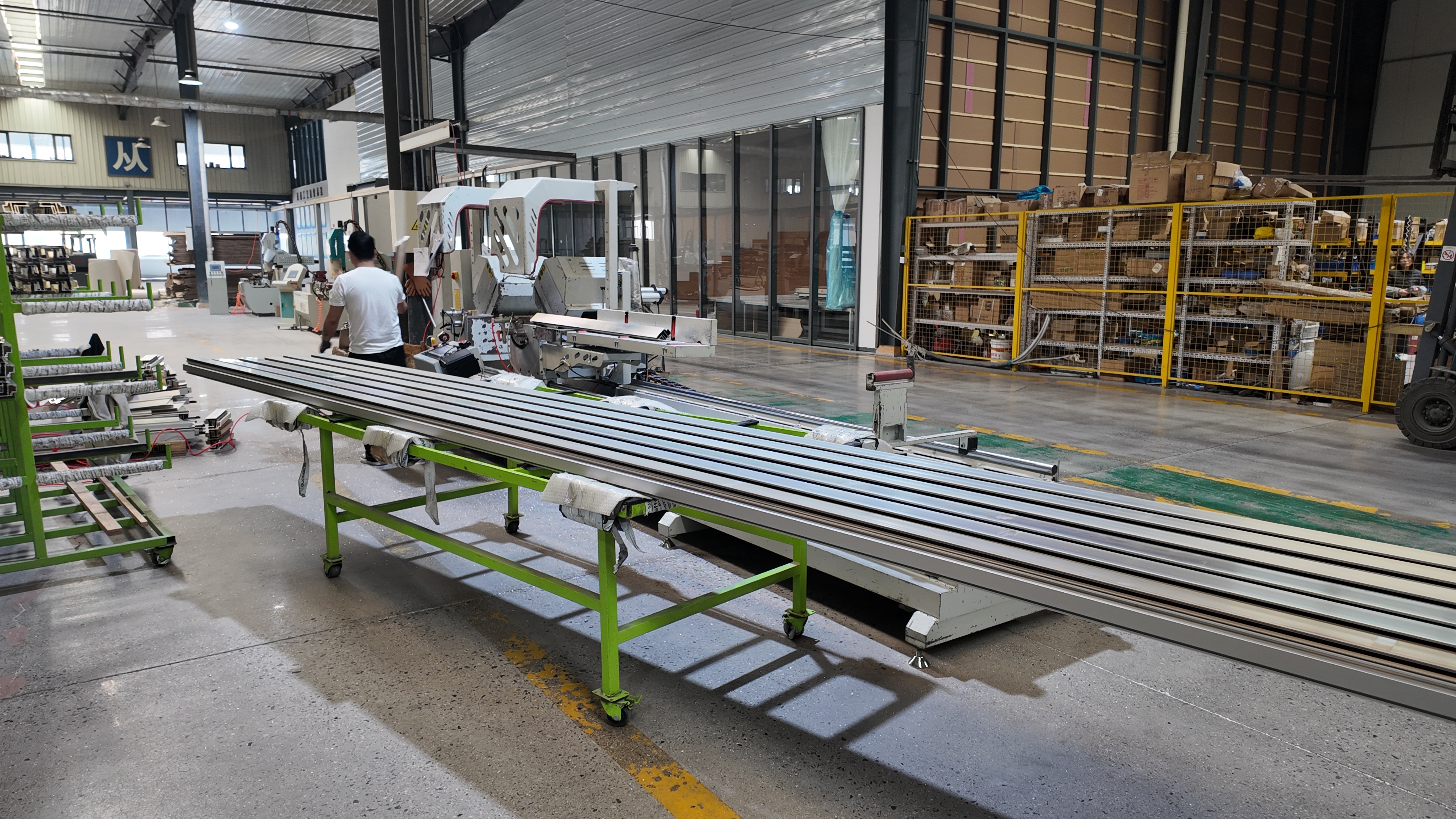 Производство Frameless Studio 12