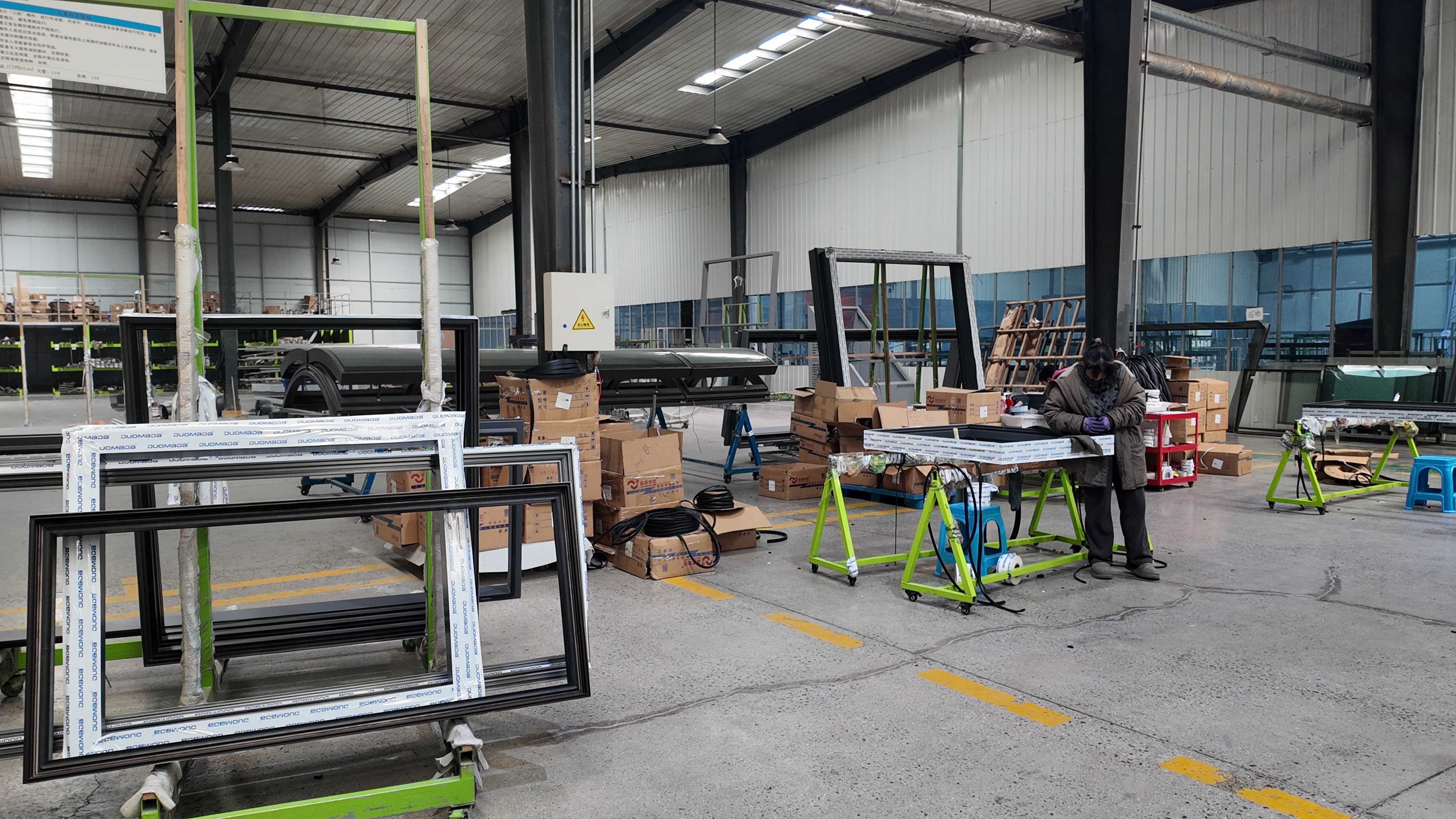 Производство Frameless Studio 14