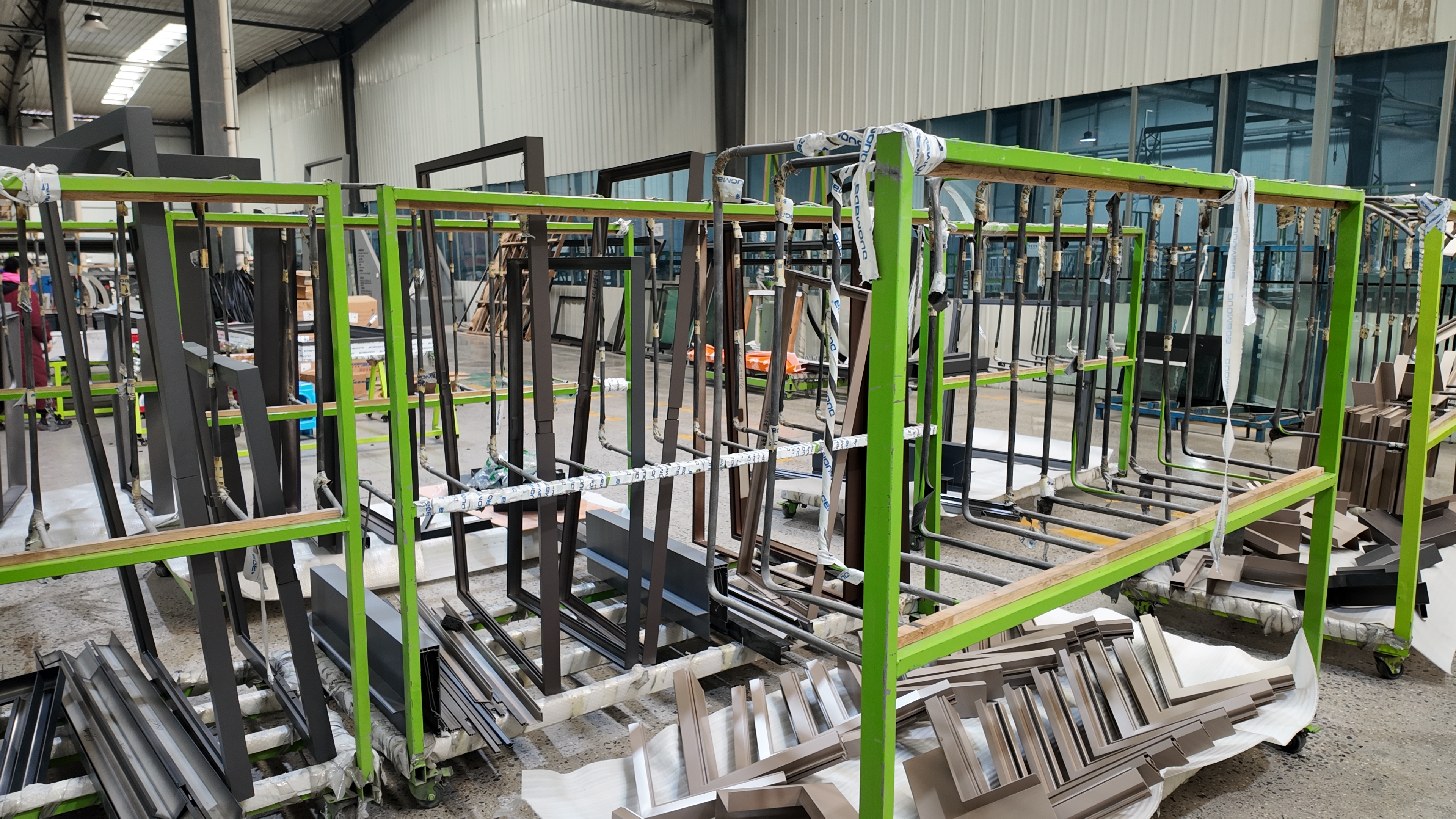 Производство Frameless Studio 15