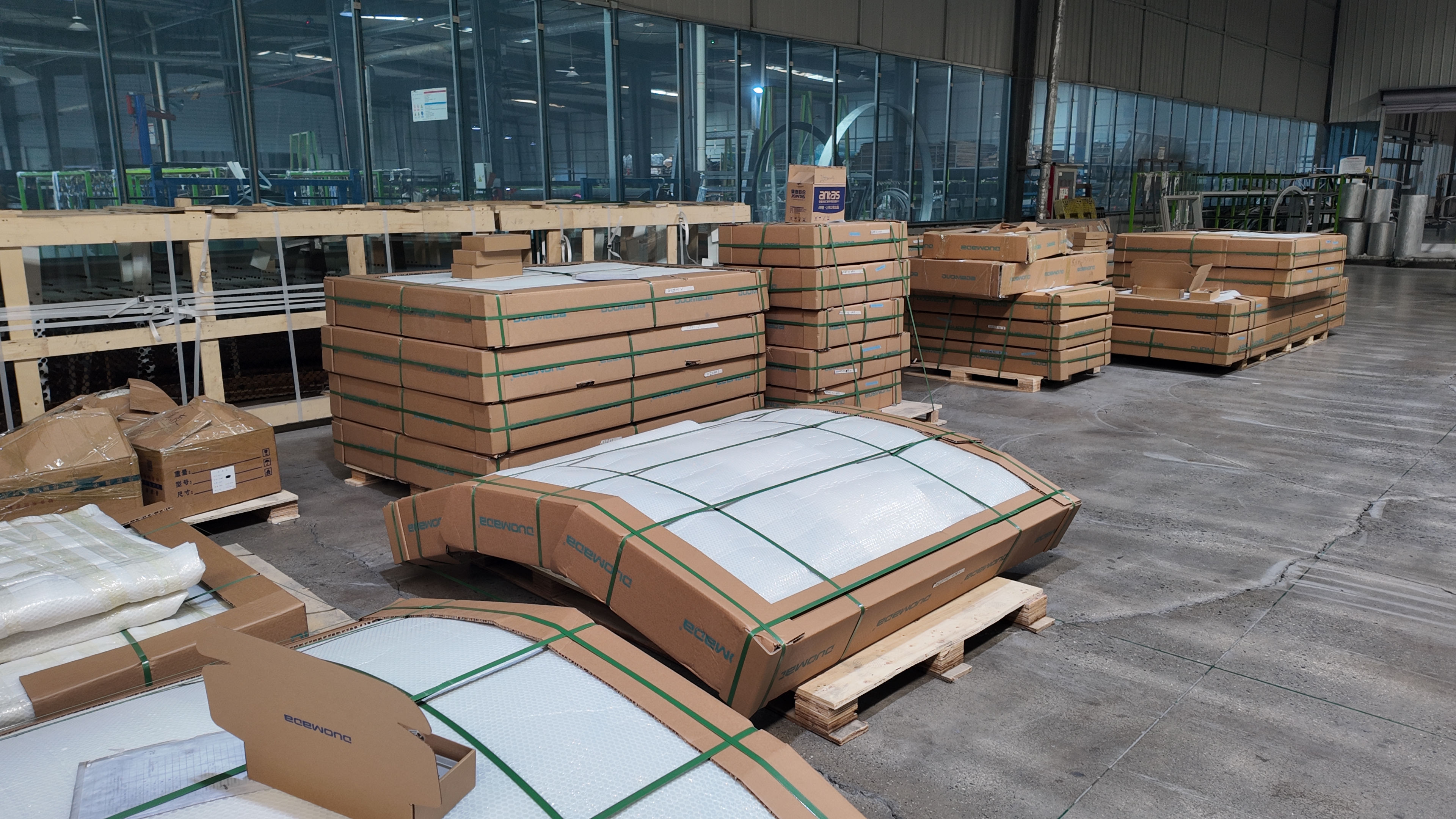 Производство Frameless Studio 16