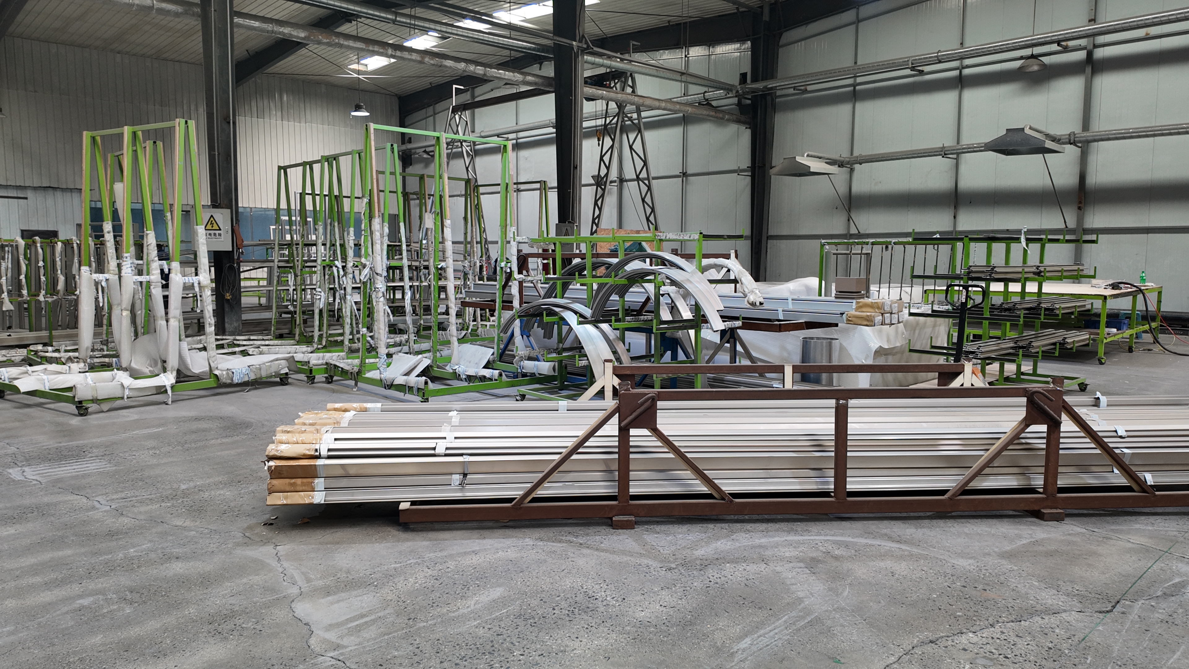 Производство Frameless Studio 17