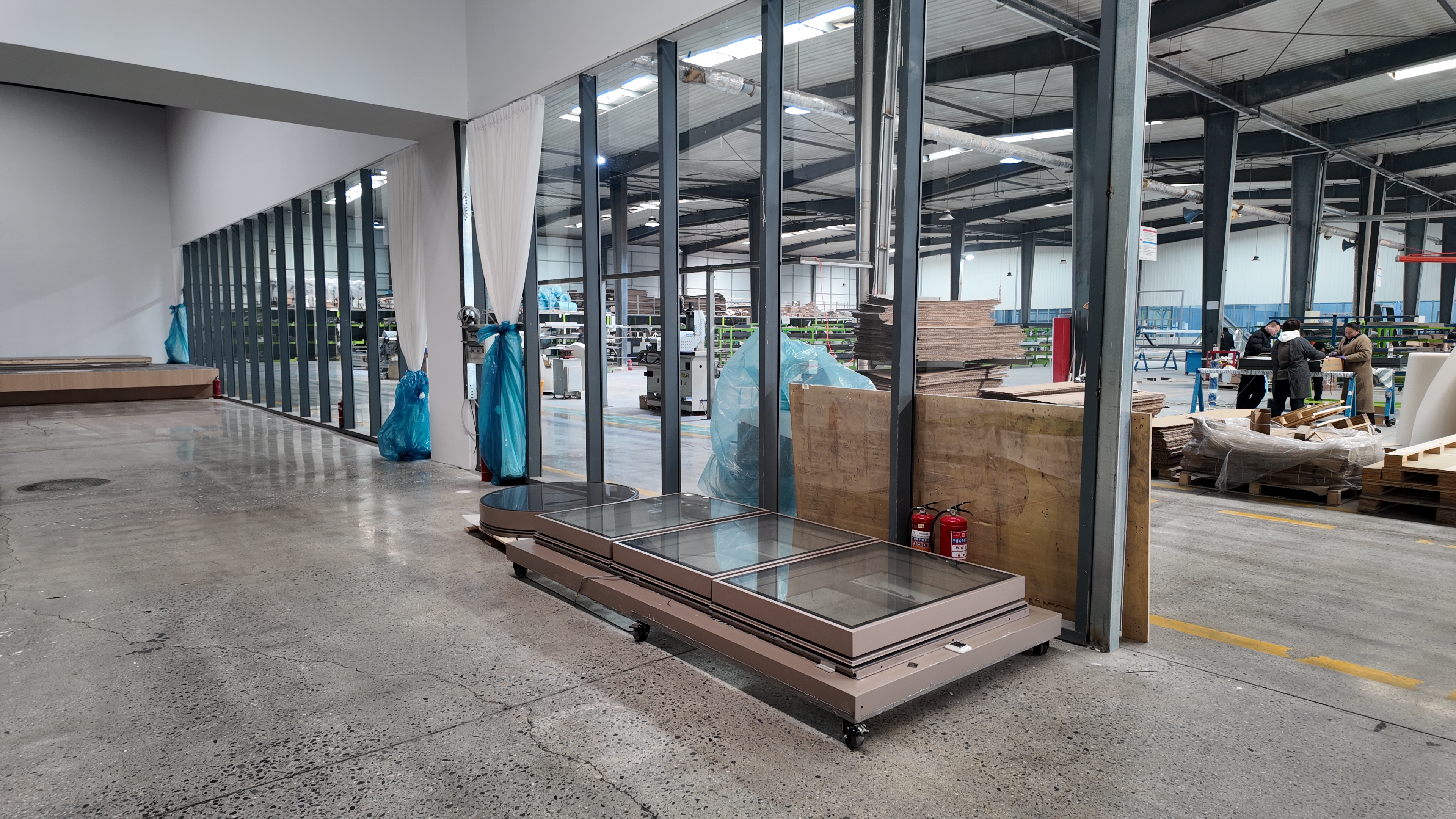 Производство Frameless Studio 1